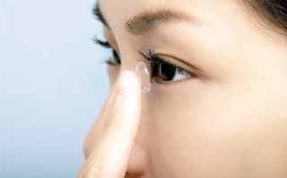 隐形眼镜戴很久怎么取，隐形眼镜戴很久怎么取下来